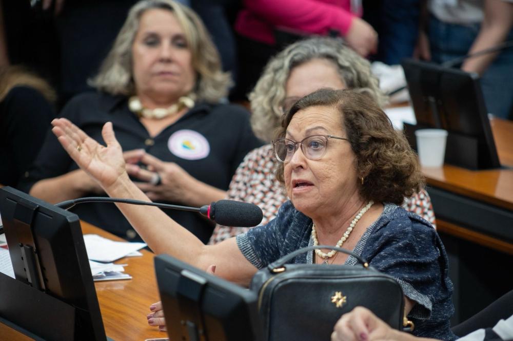 Lídice (PSB/BA) repudia condenação de jornalista do caso Mariana Ferrer.