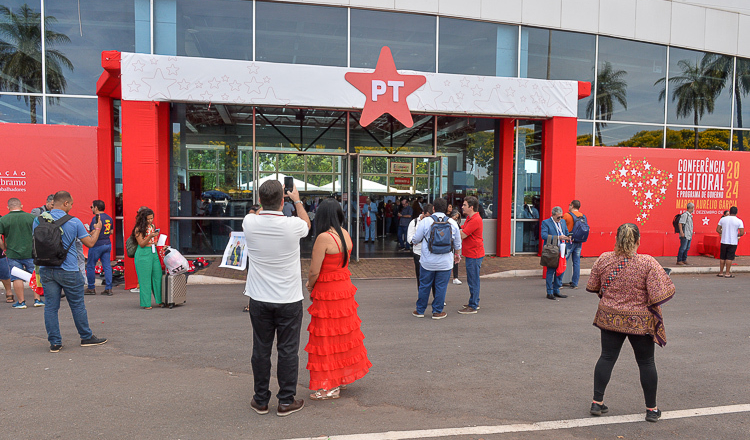 Conferência Eleitoral PT 2024 enche Brasília de democracia e luta popular.