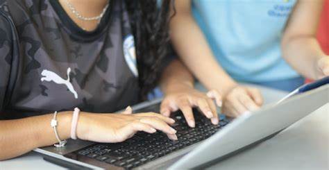 Ministro das Comunicações convoca estados e municípios a aderirem à Estratégia Nacional de Escolas Conectadas. 