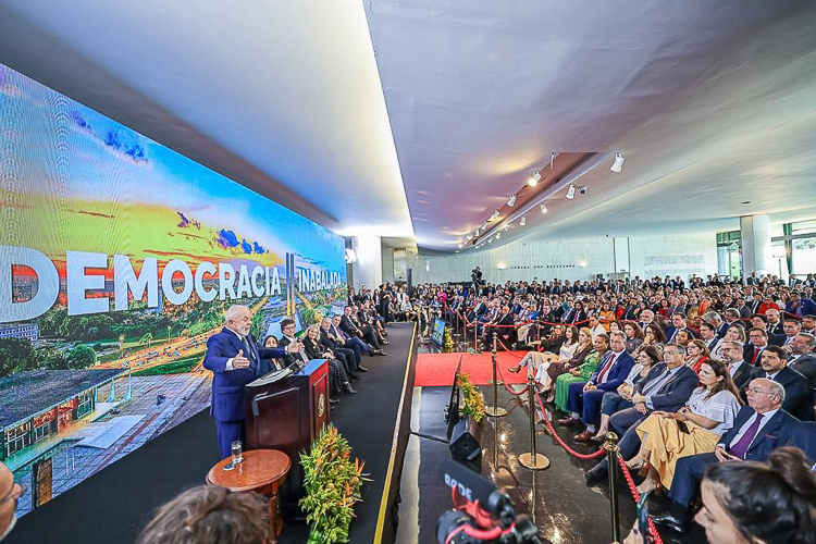 Leia a íntegra do discurso de Lula no ato “Democracia Inabalada”, no Congresso.