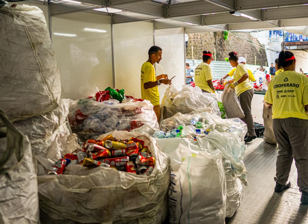 Em Salvador, Central de Reciclagem movimenta mais de R$ 880 mil durante Carnaval.
