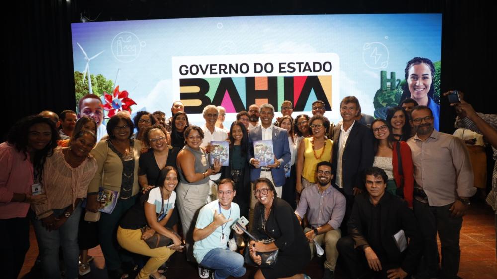 Lançamento da Revista Nova Bahia destaca avanços da gestão estadual.