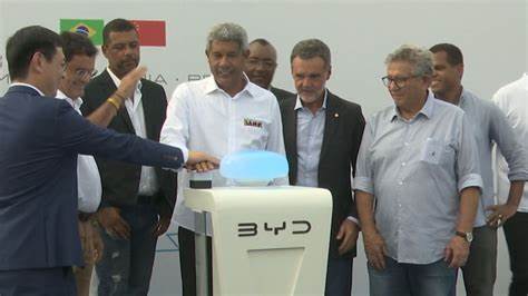 BYD inicia obras da primeira fábrica de carros elétricos no Brasil.