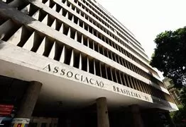Chapa 1 – Arnaldo César Ricci vence a eleição da ABI. 