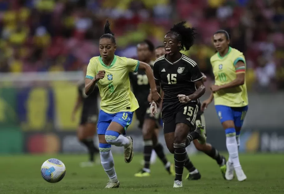 Após recorde de público no fim de semana, Seleção Brasileira feminina dá continuidade à preparação para os Jogos Olímpicos.