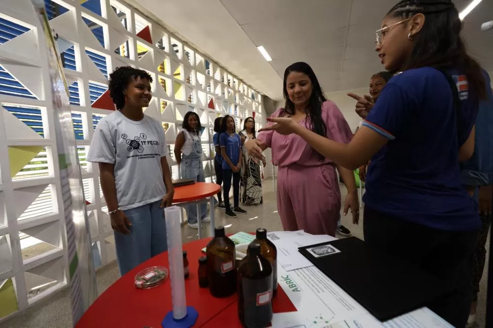 Campanha de Valorização das Escolas é lançada em Salvador com a participação de estudantes da rede pública de ensino.