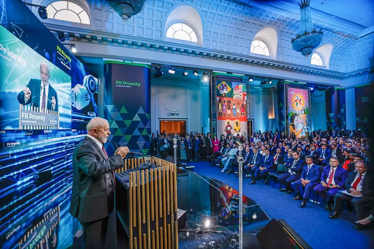 Durante cúpula internacional, Lula reafirma estabilidade econômica do Brasil.