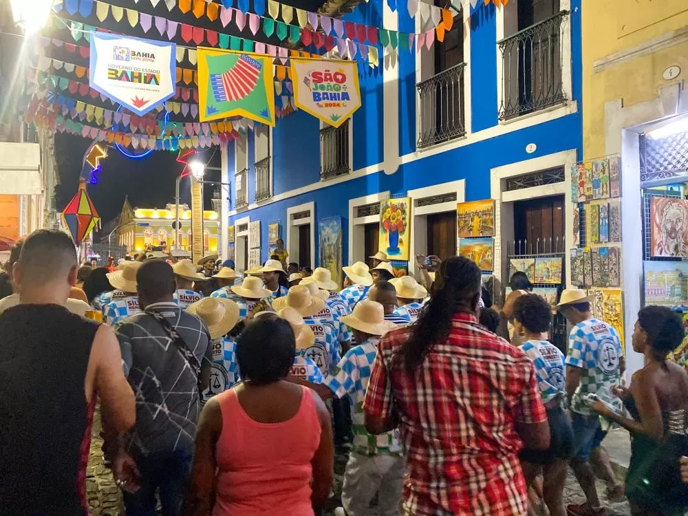 São João é no Pelô: Fora dos palcos o samba junino toma conta das ruas do Centro Histórico nesta sexta-feira (22).