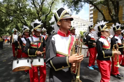 Estudantes da rede estadual participam, em Cachoeira, das comemorações dos 201 anos da Independência do Brasil na Bahia.