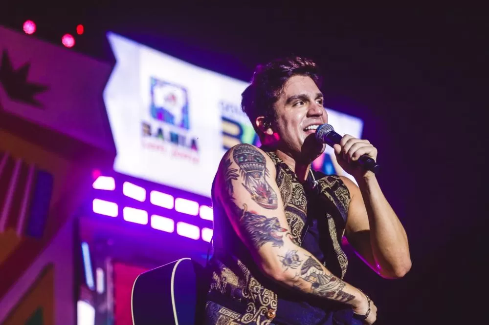 "Me sinto muito bem aqui, sempre foi assim, desde o início da minha carreira”, conta Luan Santana, antes de show no Parque de Exposições. 