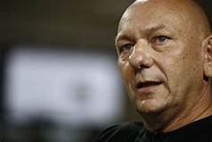 Abraji repudia mais um ato de Luciano Hang contra a liberdade de imprensa. 