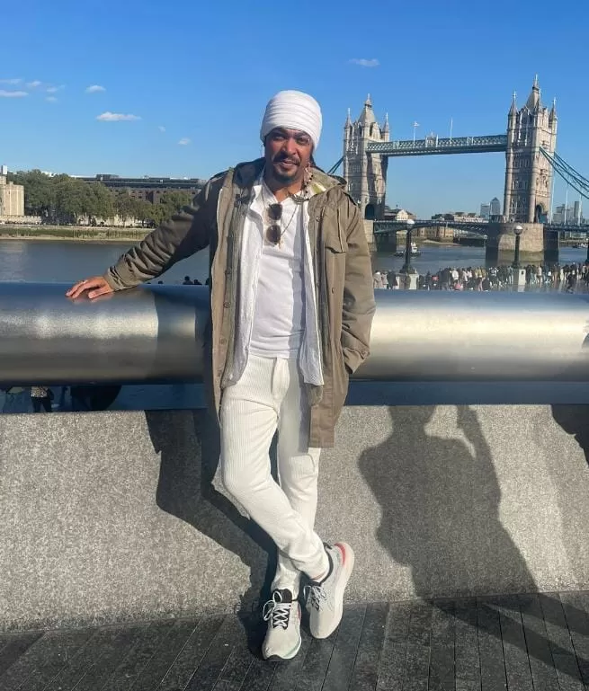 Em turnê pela Europa, Paulo Marcos fará apresentação musical na Inglaterra, no “Lost in Brazil”.