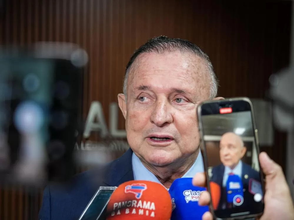 Em nota oficial, Adolfo Menezes “apoia ações judiciais que sejam respaldadas pela Constituição”.