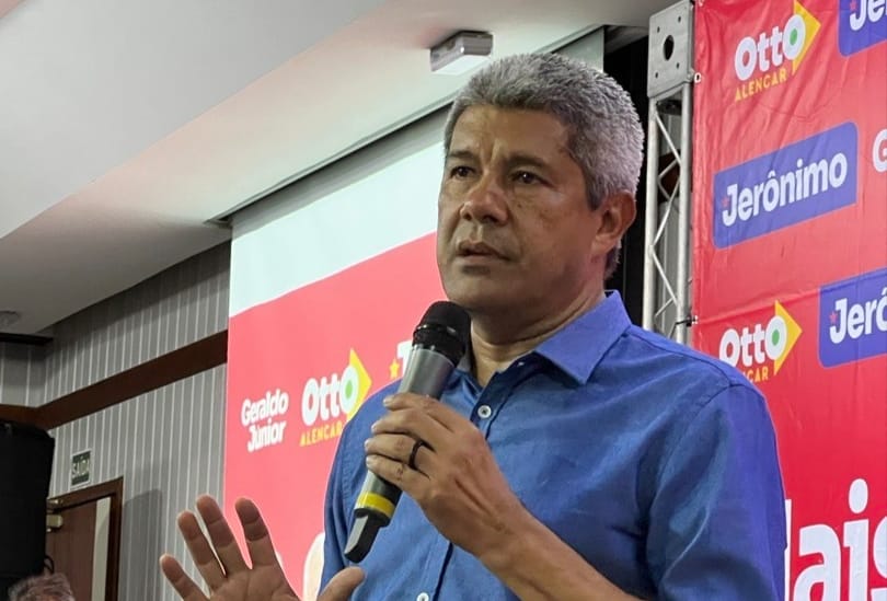 Jerônimo, pré candidato ao governo baiano, repudia decisão de Bolsonaro sobre Daniel Silveira e critica falta de coragem de adversários. 