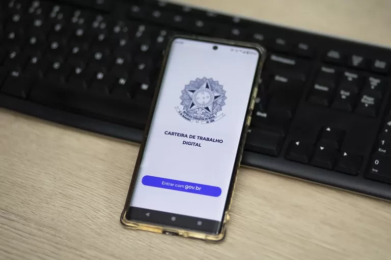 Brasil gera mais de 247 mil novos empregos formais em setembro e alcança 1,83 milhão de novas vagas nos últimos 12 meses.