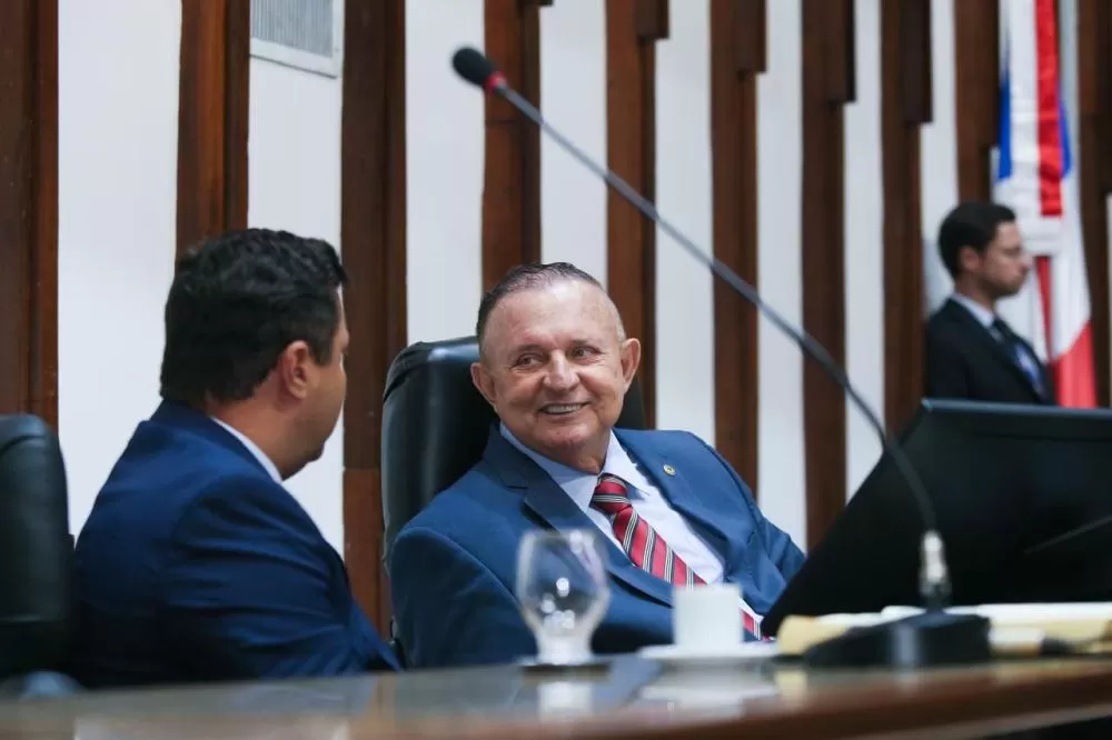 ALBA autoriza governo a contrair empréstimo de até R$ 1,165 bilhão junto à Caixa.