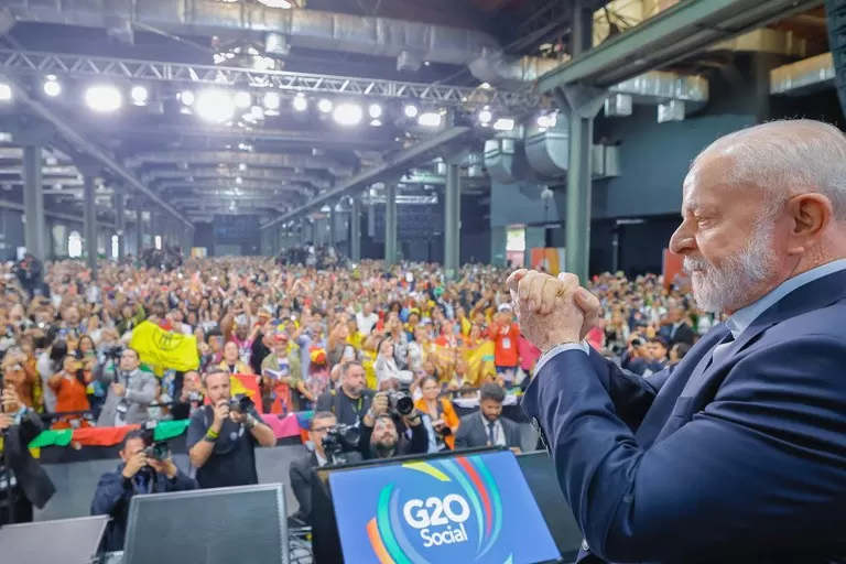 Lula no encerramento do G20 Social: “Aqui tomam forma a expressão e a vontade coletiva”.