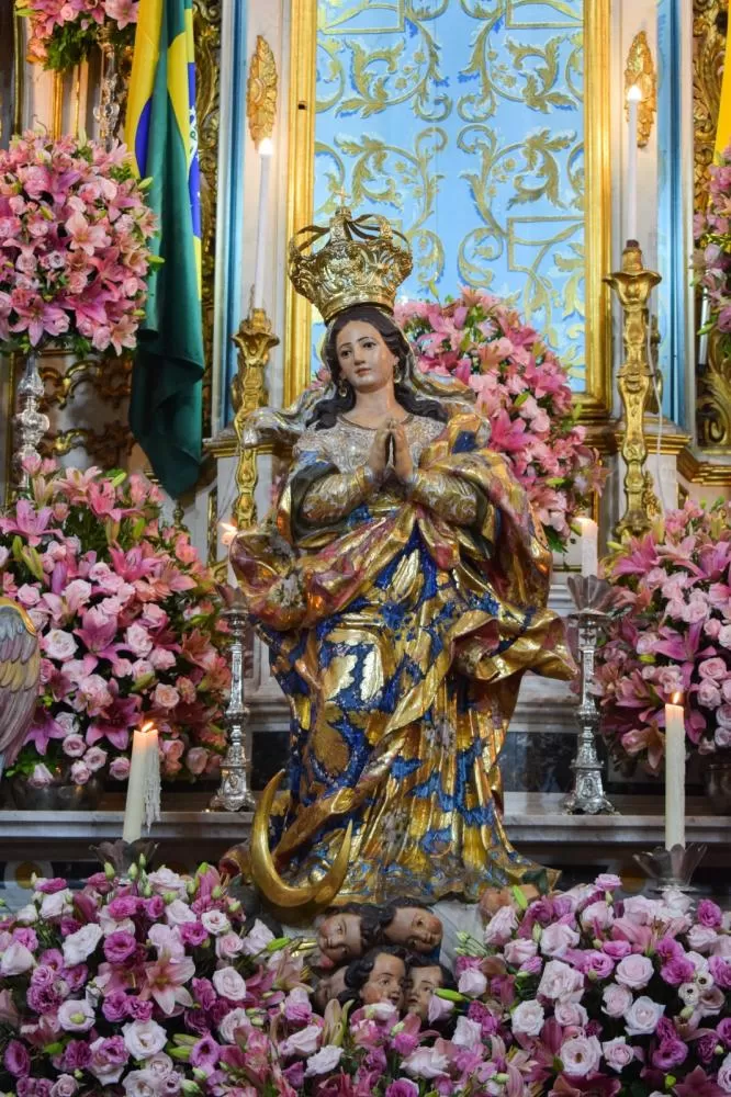 Padroeira da Bahia, Nossa Senhora da Conceição recebe homenagens de devotos em Salvador.
