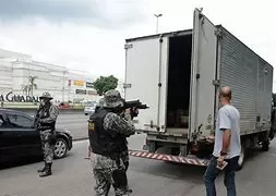 Rio de Janeiro ultrapassa São Paulo em prejuízos com roubo de cargas e é o maior Estado no índice de julho a setembro de 2024.
