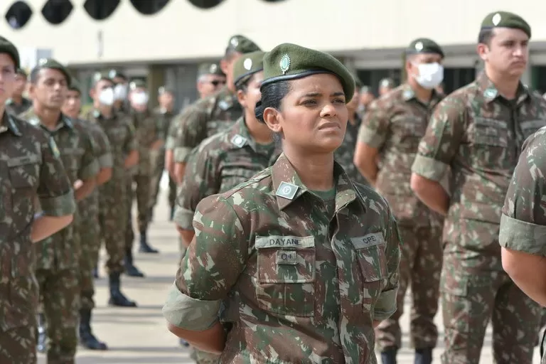 Alistamento militar voluntário feminino está aberto e segue até 30 de junho.