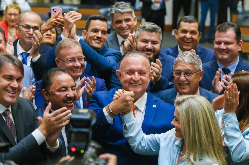 Adolfo Menezes é reeleito presidente da ALBA com mais de 96% dos votos 