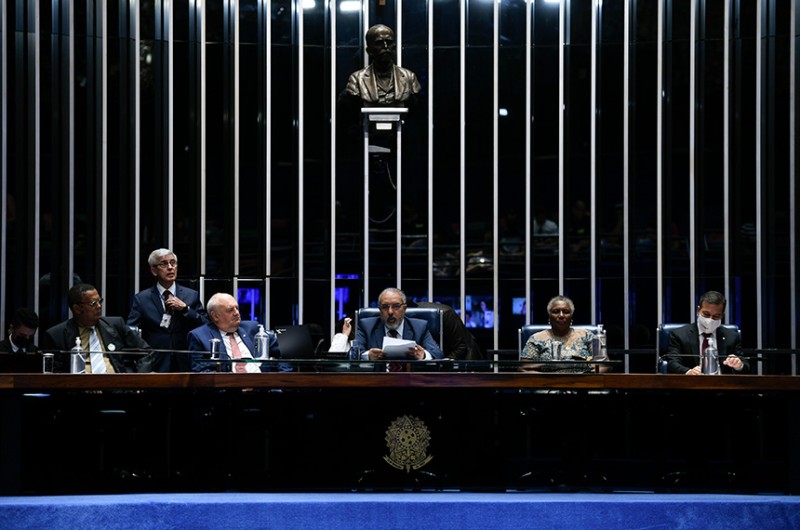 Sessão especial expõe preocupação com desrespeito a direitos humanos e trabalhistas