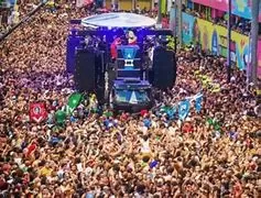 Mais de 53 milhões de foliões devem lotar ruas e avenidas pelo país