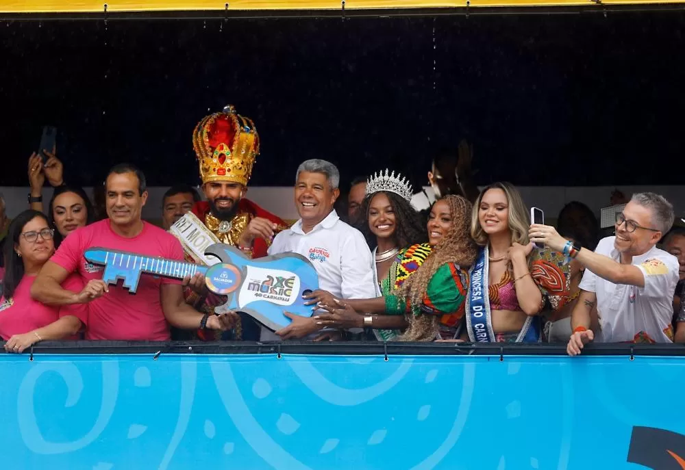 “Desejo sucesso aos artistas que fazem deste carnaval o mais potente do mundo”, declarou governador na abertura oficial da festa na capital.