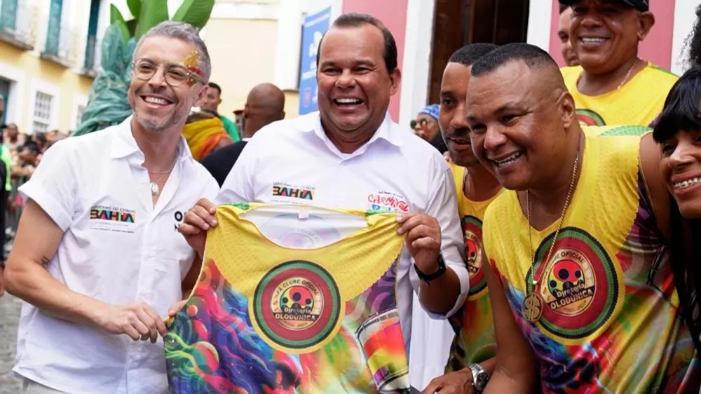 Vice-governador prestigia desfile do Olodum e destaca valorização da cultura baiana.