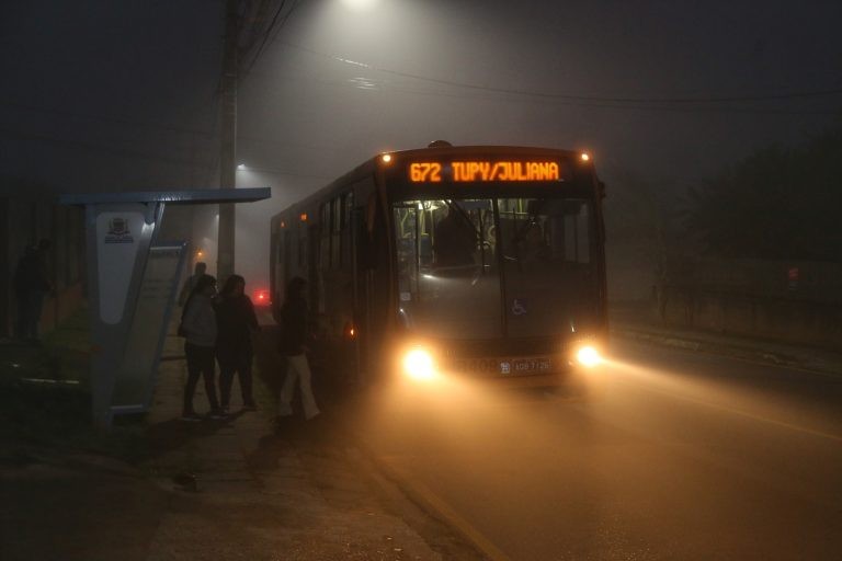 Proposta prevê desembarque fora da parada de ônibus durante a noite