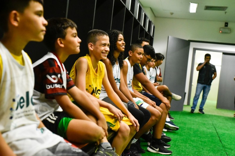 Projeto do Governo realiza sonho de alunos do Pelci em conhecerem a Arena da Amazônia
