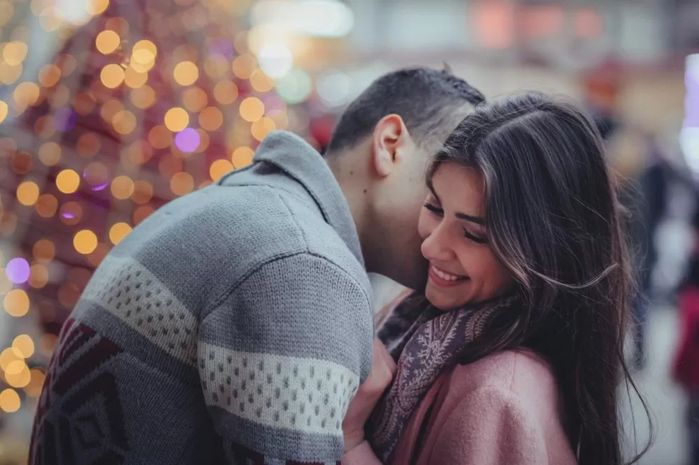 Quase 60% dos brasileiros acreditam que sexo casual pode levar ao amor.