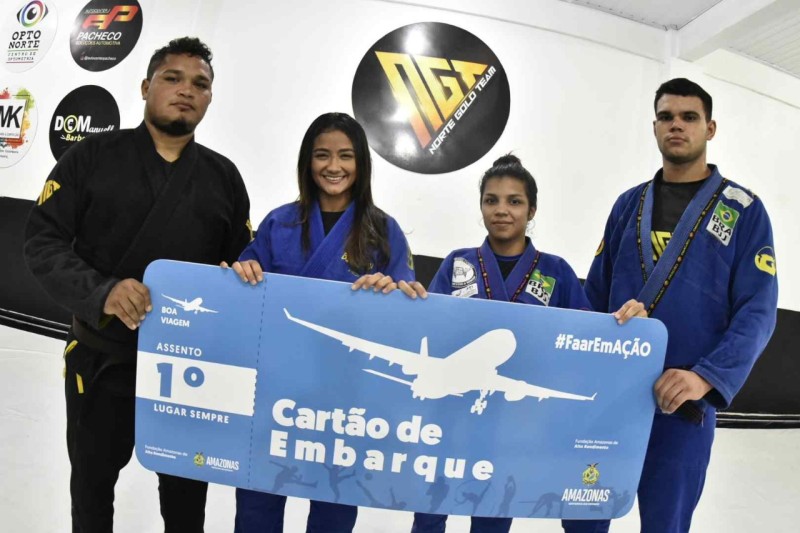 Atletas do Santa Etelvina recebem passagens do Governo do Amazonas para participar do Brasileiro de Jiu-Jitsu