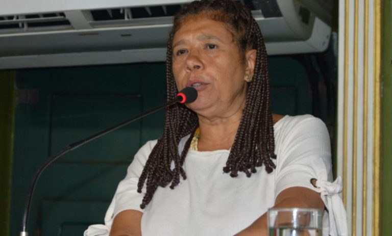 Reprodução do machismo e racismo institucional”, afirma Marta após a comissão que preside ser invadida por vereadores.