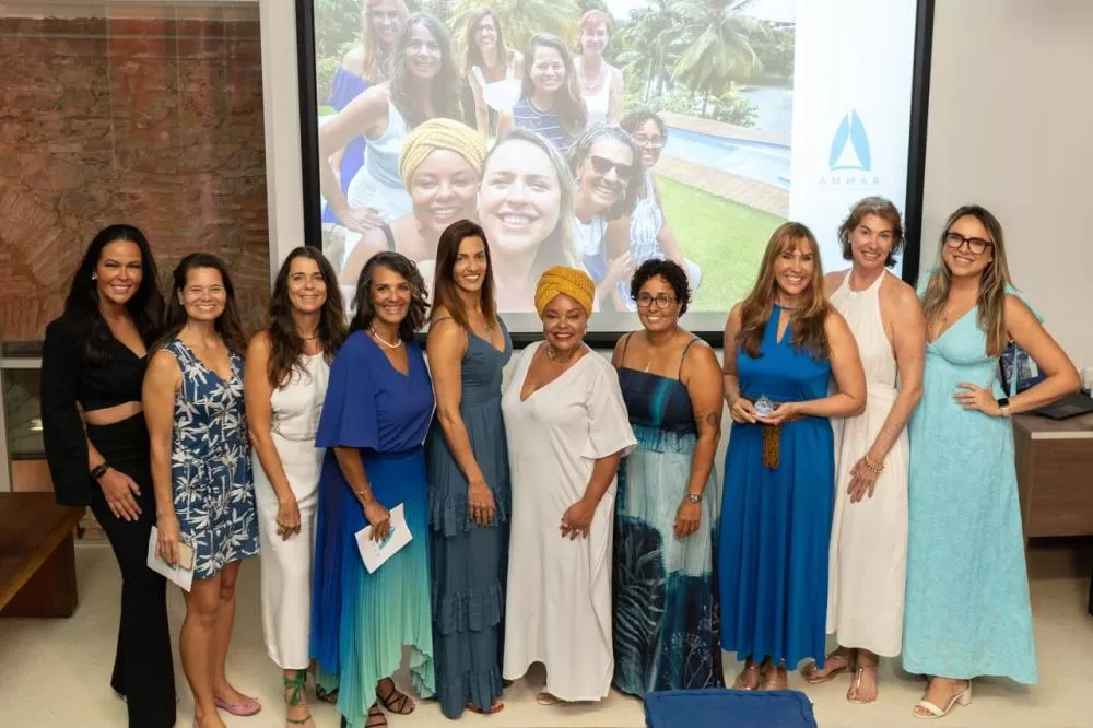 Mulheres do mar: AMMAR completa um ano e promove leilão de arte no Yacht Clube da Bahia.