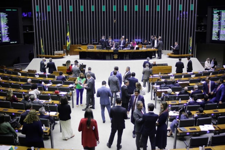 Câmara inicia análise de medida provisória que prorroga incentivo aduaneiro; acompanhe
