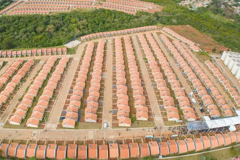 Conselho do FGTS aprova nova faixa do Minha Casa, Minha Vida para classe média.