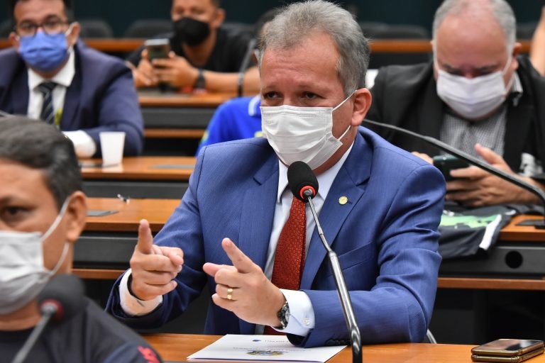 Comissão aprova suspensão de portaria da EBC que unificou programação da TV Brasil e da NBR