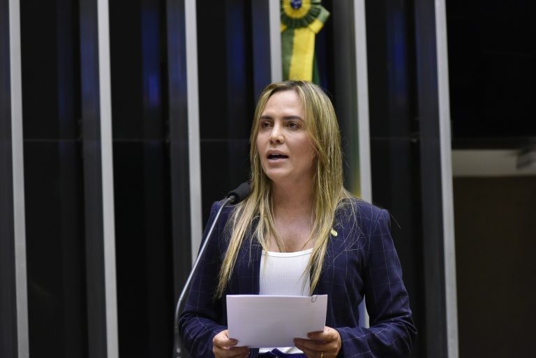 Câmara aprova projeto que cria quadro de servidores da Defensoria Pública da União