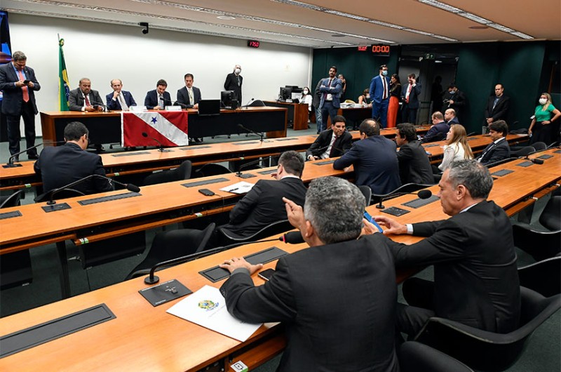 Presidente da CMO defende teto de gastos em Orçamento de mais de R$ 5 trilhões