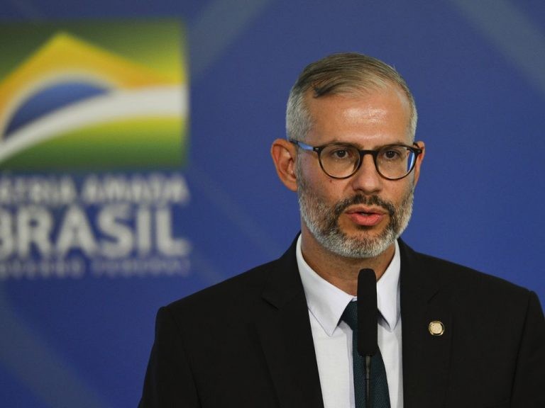 Comissões ouvem ministro da Educação na quarta-feira