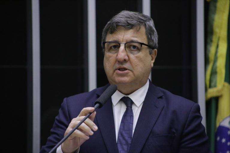 Comissão ouve Aneel sobre aumentos na conta de luz