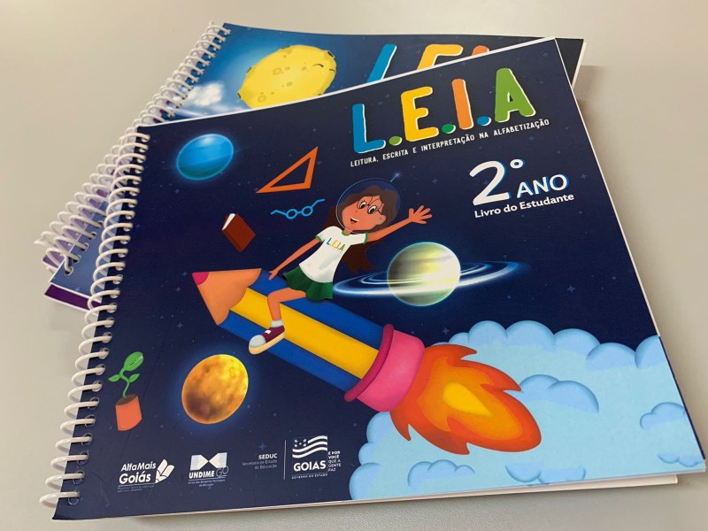Educação entrega material de alfabetização para estudantes das redes municipais e estadual