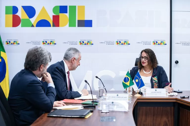 MCTI apresenta propostas estratégicas para a COP30 ao embaixador André Corrêa do Lago.
