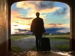 Viagem solo como autocuidado: 79% dos brasileiros buscam destinos para equilíbrio mental em 2025, revela Booking.com.