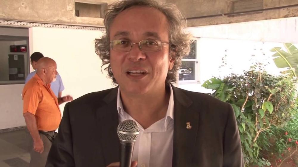 Reitor João Carlos Salles, Medalha Tomé de Souza, concedida pela Câmara Municipal de Salvador. 