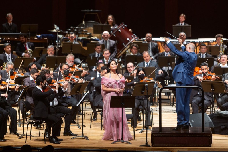 Concerto da Orquestra Sinfônica do Paraná teve homenagem às mães neste domingo