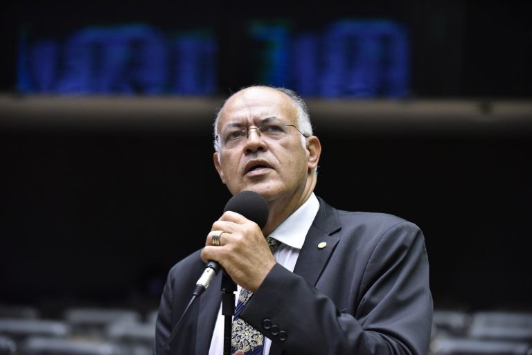 Projeto autoriza a recarga de botijões de gás de cozinha em postos de combustíveis