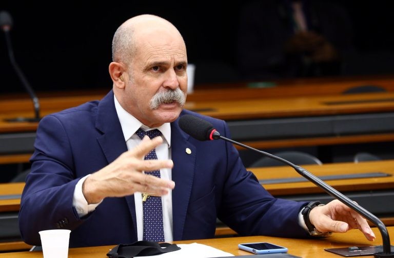 Projeto garante a policiais e MP acesso a dados de tornozeleira eletrônica sem ordem judicial
