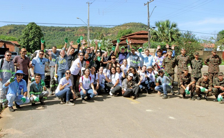 Secretaria do Meio Ambiente e parceiros retiram meia tonelada de resíduos das margens de córrego em Taquaruçu